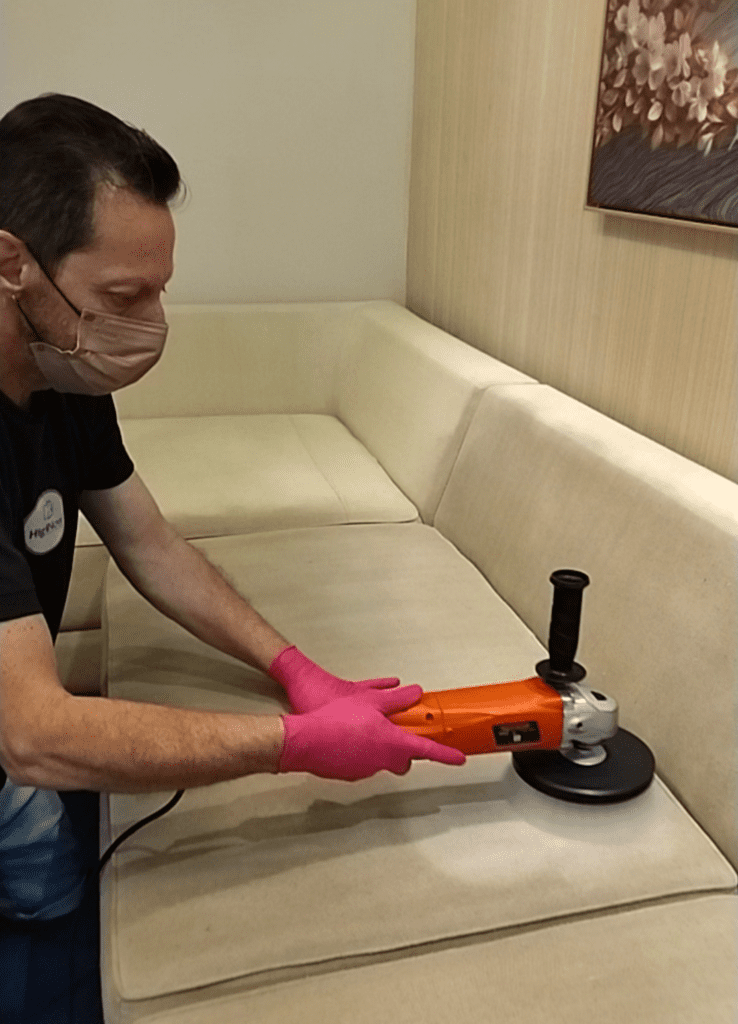 Higienização profissional de sofá em Juiz de Fora - HigiNow